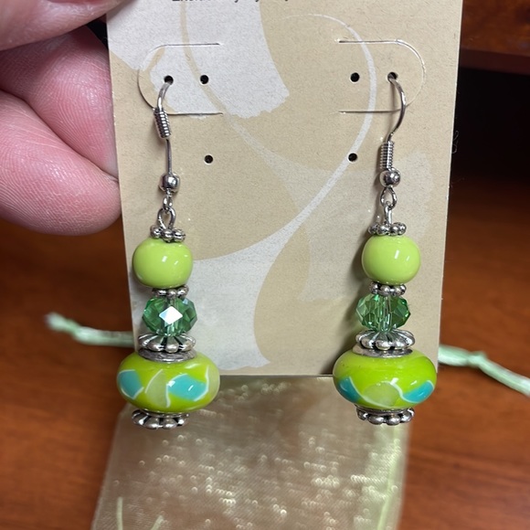 Beaded Earrings & Bracelet bundle - Picture 5 of 13